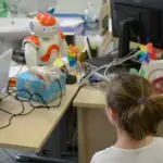 Un robot per eliminare la paura dei vaccini ai bambini