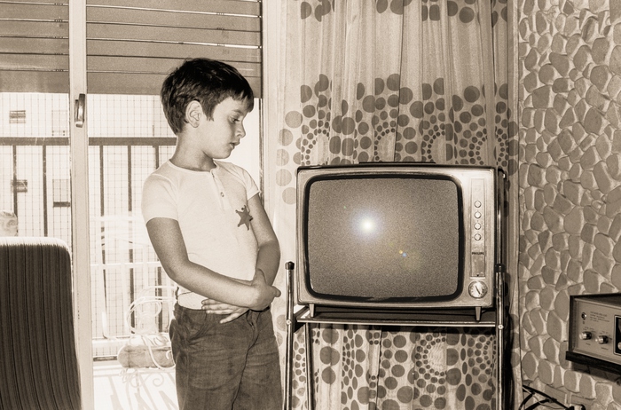 I bambini e la tv: in 20 anni il tempo passato davanti allo schermo è raddoppiato