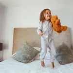 C'è un nesso tra poche ore di sonno e stili di vita poco salutari dei bambini